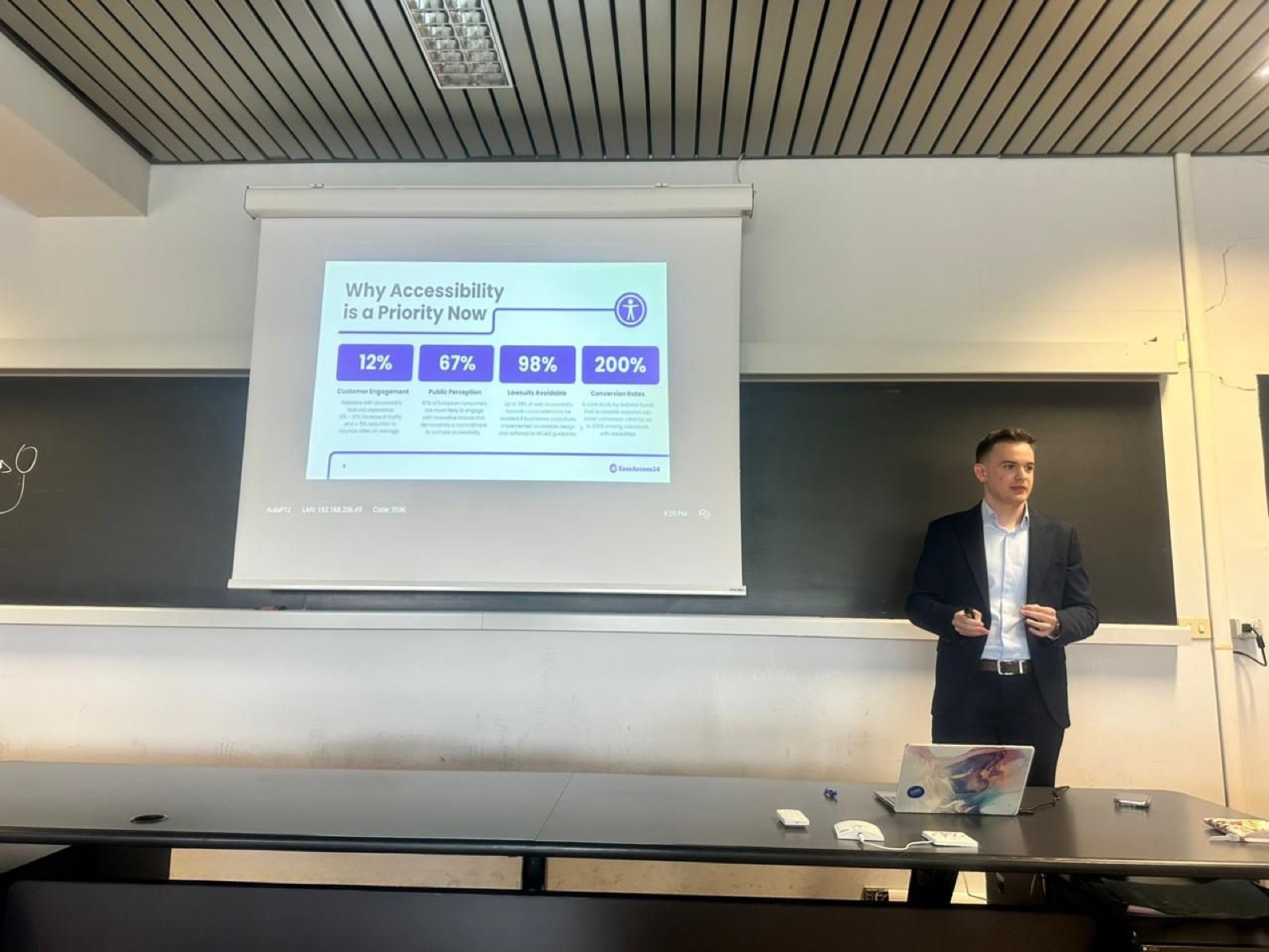 Filip Najdovski presenting on web accessibility at the University of Rome Tor Vergata.